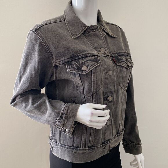 Levi’s Jeans 90s Boyfriend Trucker Denim Jacket in Washed Black - Picture 2 of 7